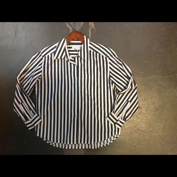 Liz Claiborne pinstriped button down like new - Picture 1 of 4